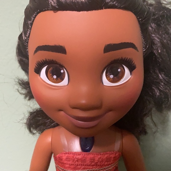 Disney Moana Singing Doll - Picture 3 of 10